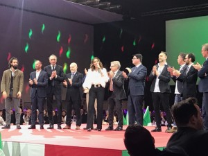 La-delegazione-virgiliana-sul-palco-di-Milano